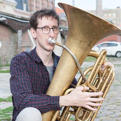 Maxime Morel <p>Maxime Morel jouant du tuba.</p>